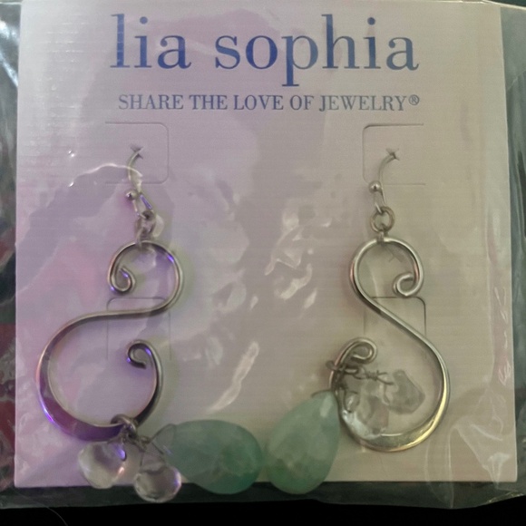 Vintage Lia Sophia earrings - new, green stone - Picture 1 of 1